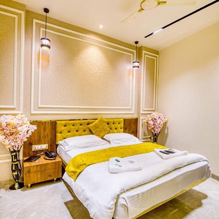 La Hotel Metro Near Bkc Bombaj Zewnętrze zdjęcie