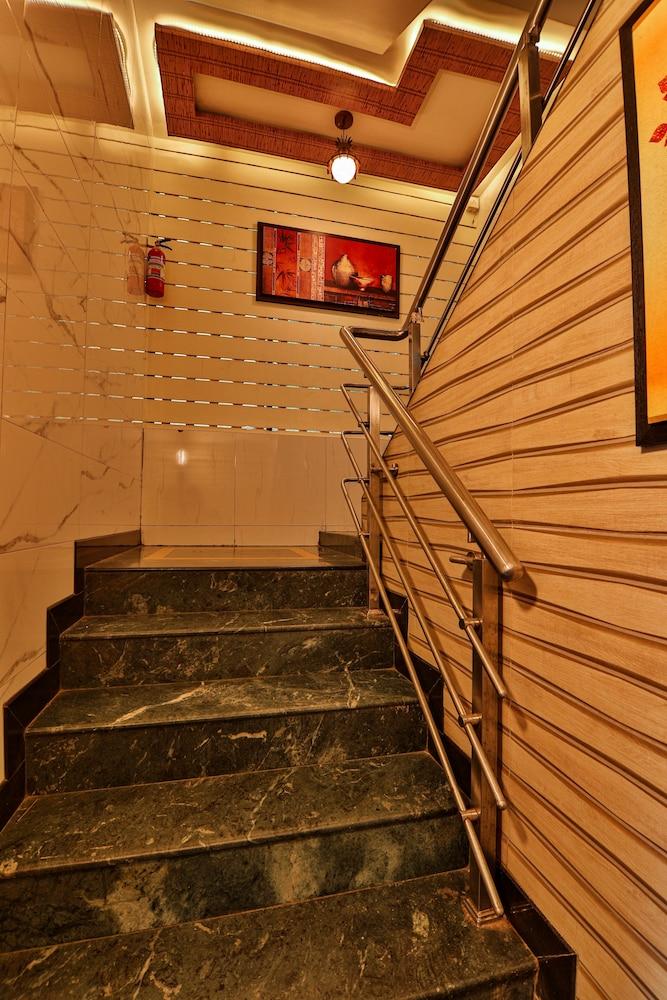 La Hotel Metro Near Bkc Bombaj Zewnętrze zdjęcie