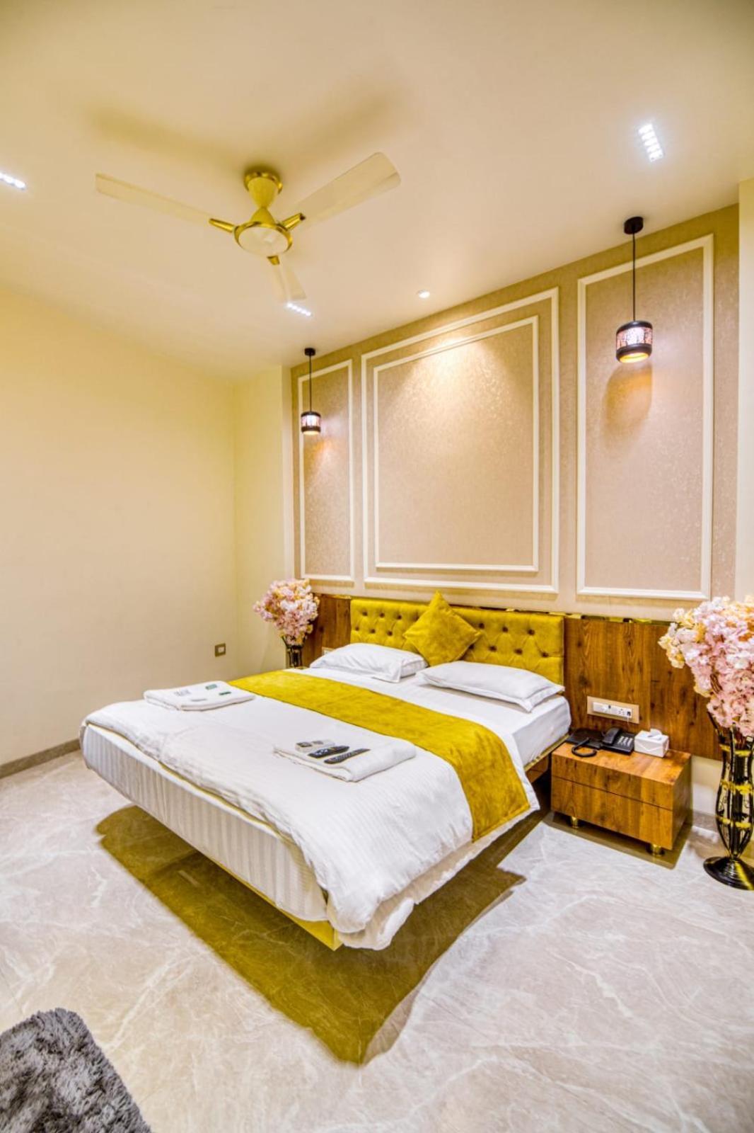 La Hotel Metro Near Bkc Bombaj Zewnętrze zdjęcie