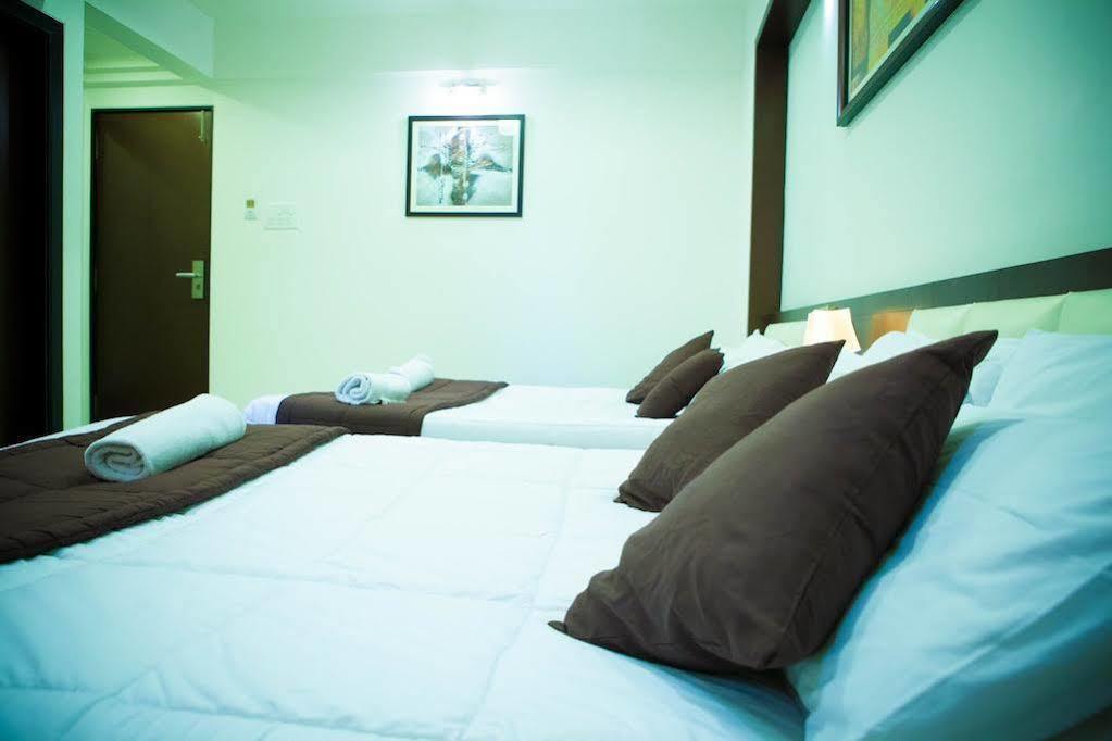 La Hotel Metro Near Bkc Bombaj Zewnętrze zdjęcie